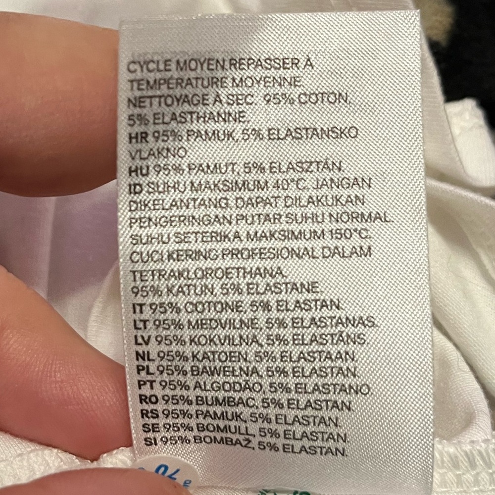 Dividcd Nwot Basic White Too. Size Medium - image 7